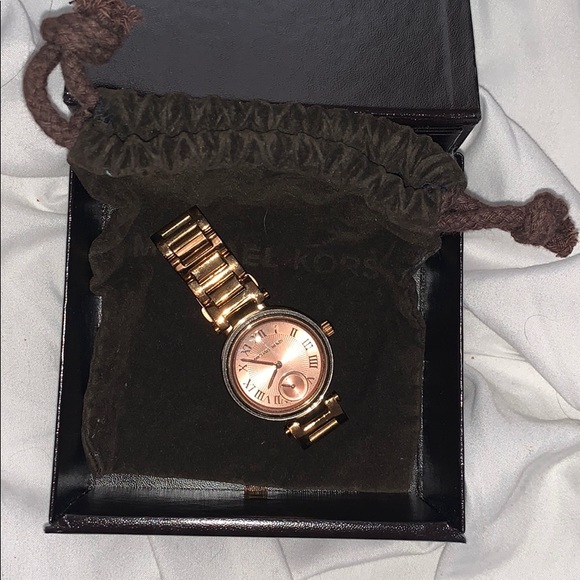 Rose gold crystal studded Michael Kors watch - Picture 2 of 9